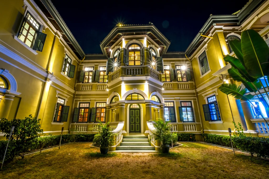 Traditional Indian Villa Interior Design